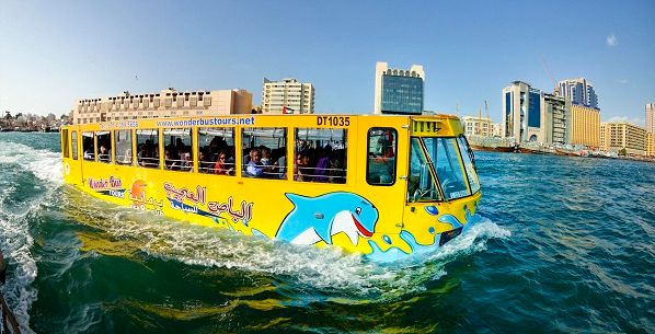 صور الباص العجيب في دبي