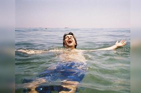 فوائد السباحة في البحر لجسم الانسان