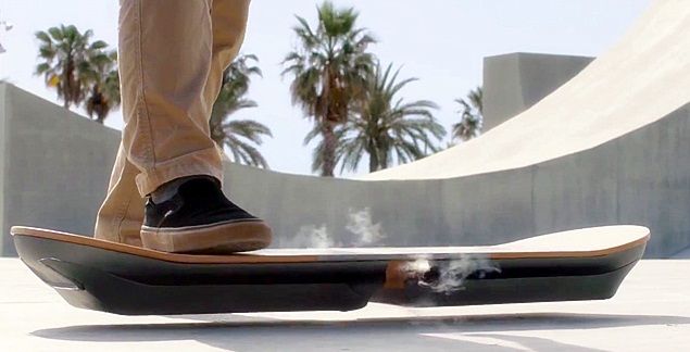 لكزس تصنع لوح حائم Hoverboard