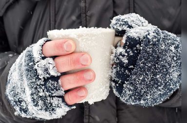 اسباب تشقق اليدين