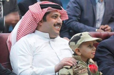 تركي آل الشيخ في زيارة لمستشفى أطفال مصابين بالسرطان في مصر