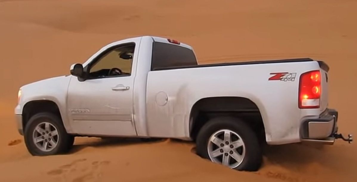جي إم سي في الصحراء (يوتيوب)