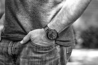 سعر ساعات ارماني الاصليه