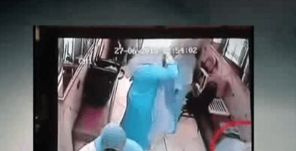 فيديو سرقة محل مجوهرات باحتراف