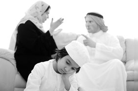 زوج يطلق زوجته لانها اخته