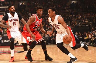 من مباراة تورونتو رابتورز وشيكاغو