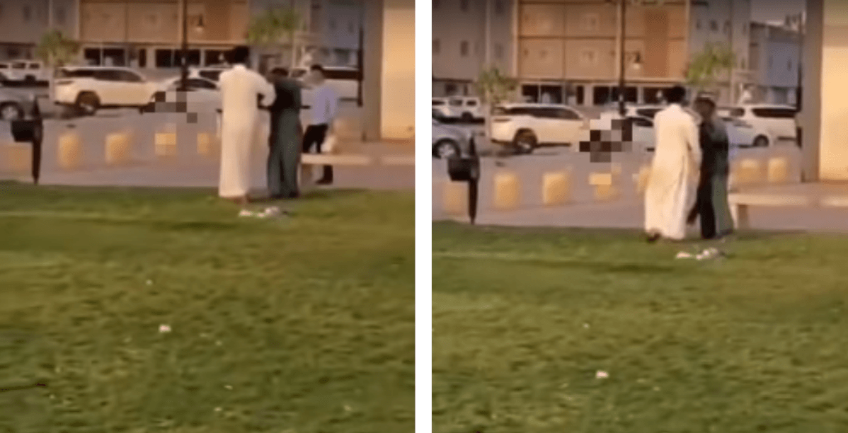 شاب يضرب عامل نظافة في احد شوارع الرياض