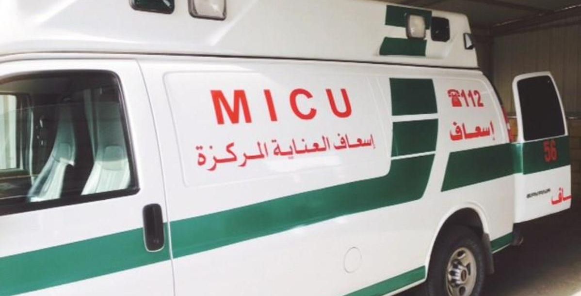 لص يسرق سيارة اسعاف من امام مستشفى الجهراء في الكويت