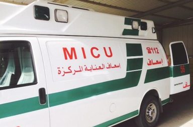 لص يسرق سيارة اسعاف من امام مستشفى الجهراء في الكويت