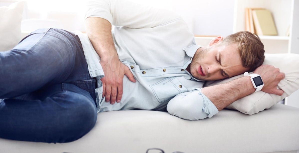 الم اسفل البطن بعد القذف عند الرجل