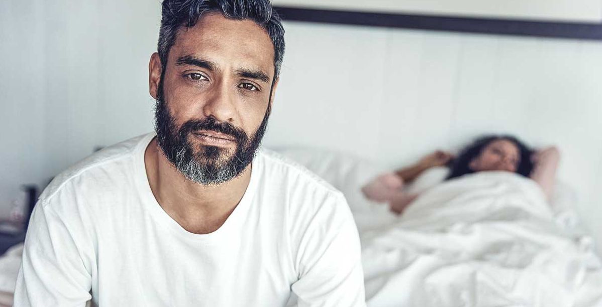 انتفاخ الخصية اليمنى عند الرجال