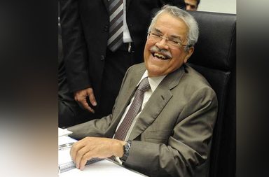 قصة نجاح الوزير علي النعيمي