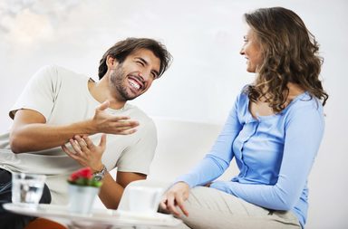 كيف تثير الزوجة بالكلام