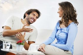 كيف تثير الزوجة بالكلام