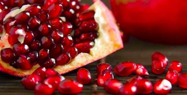 فوائد الرمان صحيا وجنسيا