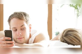 علامات الخيانة الزوجية تظهر من خلال الجسد