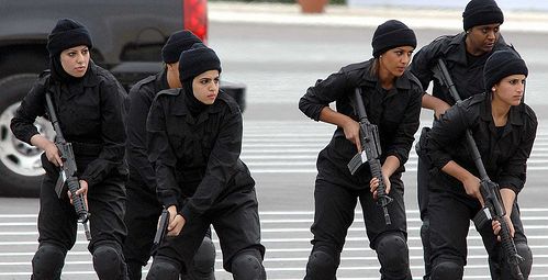 شرطة نسائية كويتية