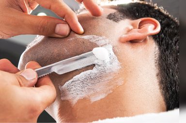 هل حلق الشنب بالموس يطوله