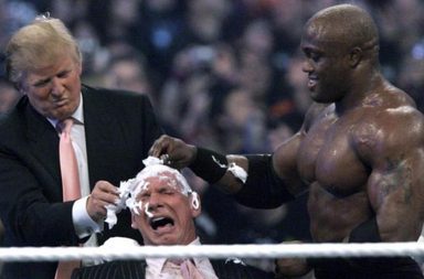 ترامب يحلق شعر ماكمان