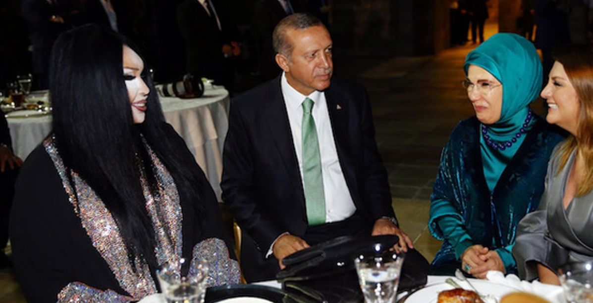 أردوغان إلى جانب أرسوي (Anadolu Agency)