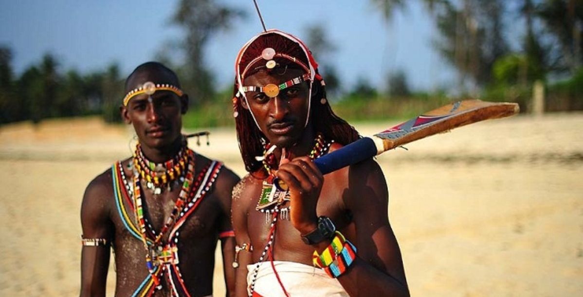 قبيلة تعيش على جزيرة وتقتل كل من يزورها