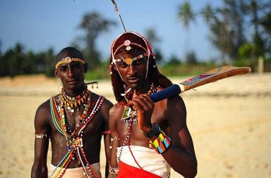 قبيلة تعيش على جزيرة وتقتل كل من يزورها