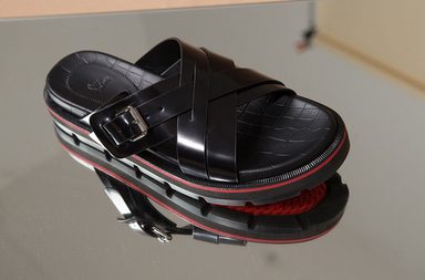 صندل إستثنائي من كريستيان لوبوتان