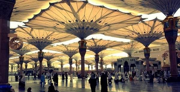 مظلات الحرم