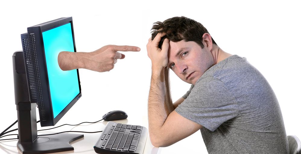إبتزاز بالصور (Shutterstock)