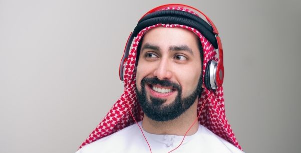 خطورة استعمال سماعات الاذن