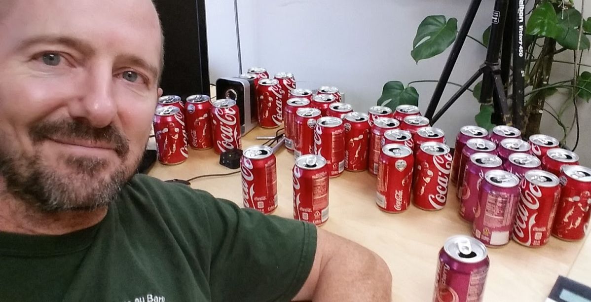 اختبار رجل شرب 10 زجاجات كوكاكولا لمدة شهر