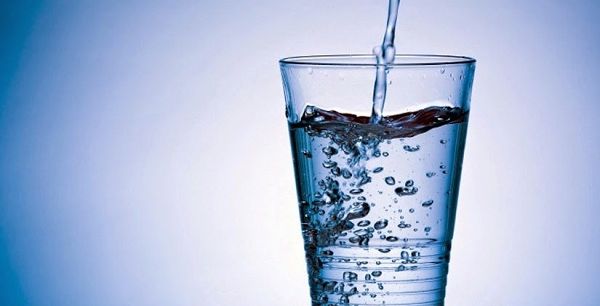 هل يجوز شرب الماء قبل النوم
