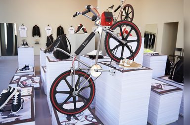 ديور تطلق دراجة BMX