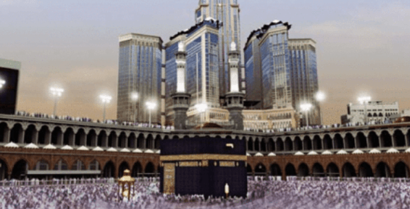 فنادق مكة تحيط بالكعبة المشرفة