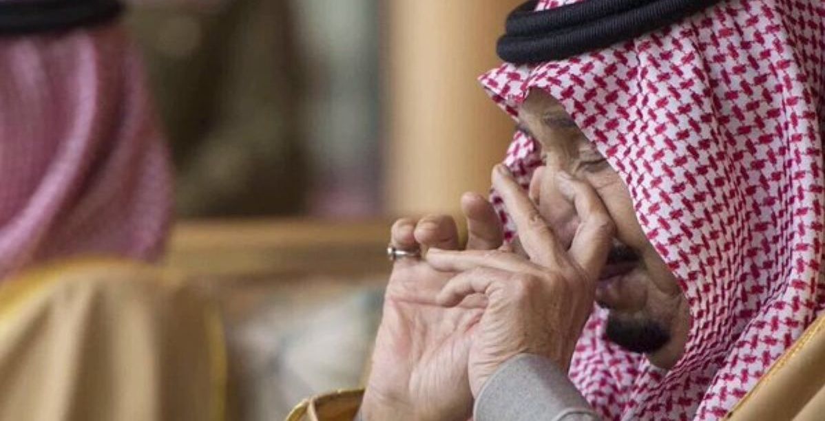 الملك سلمان يبكي