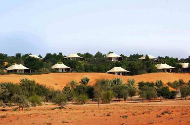 منتجعات دبي مع مسبح خاص