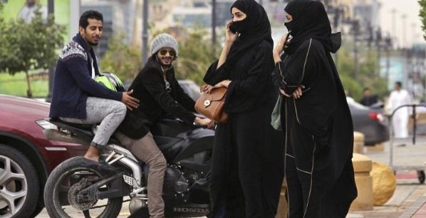 محاولة إعتداء مخيفة (رويترز)