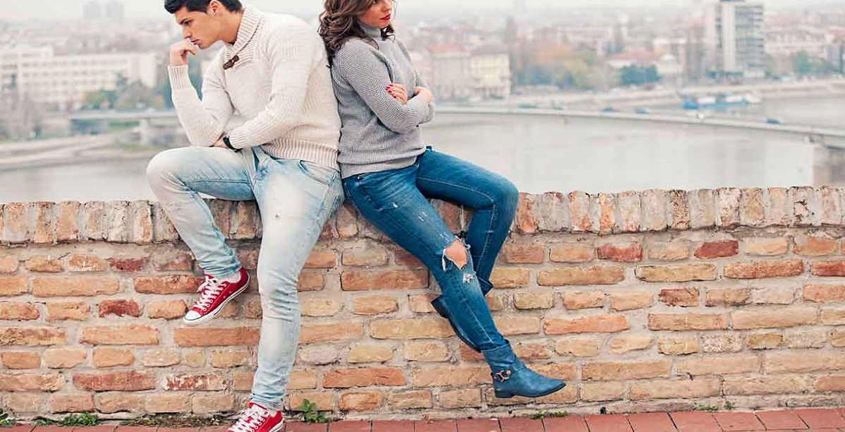 كيف اتعامل مع شخص يتجاهلني