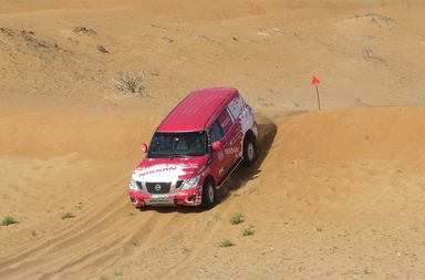 سيارات نيسان باترول في بطولة الإمارات الصحراوية