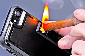 ولاعة كهربائية في هواتف ايفون