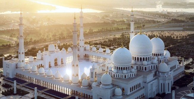 مسجد الشيخ زايد يفوز بجائزتين عالميتين