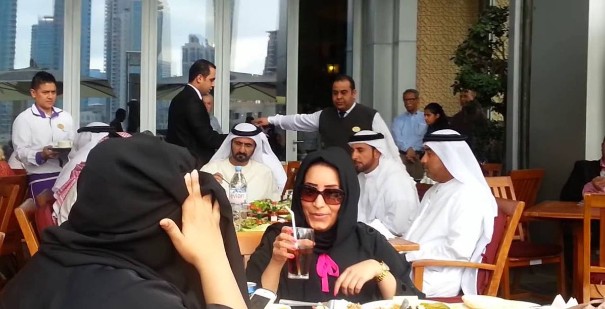 الشيخ محمد بن راشد في مطاعم دبي