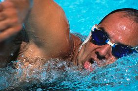 فوائد السباحة الحرة