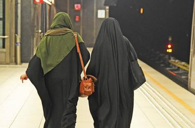 لا وظائف لهنّ