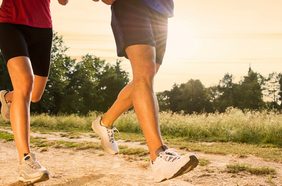 المشي نصف ساعه كم يحرق من الدهون