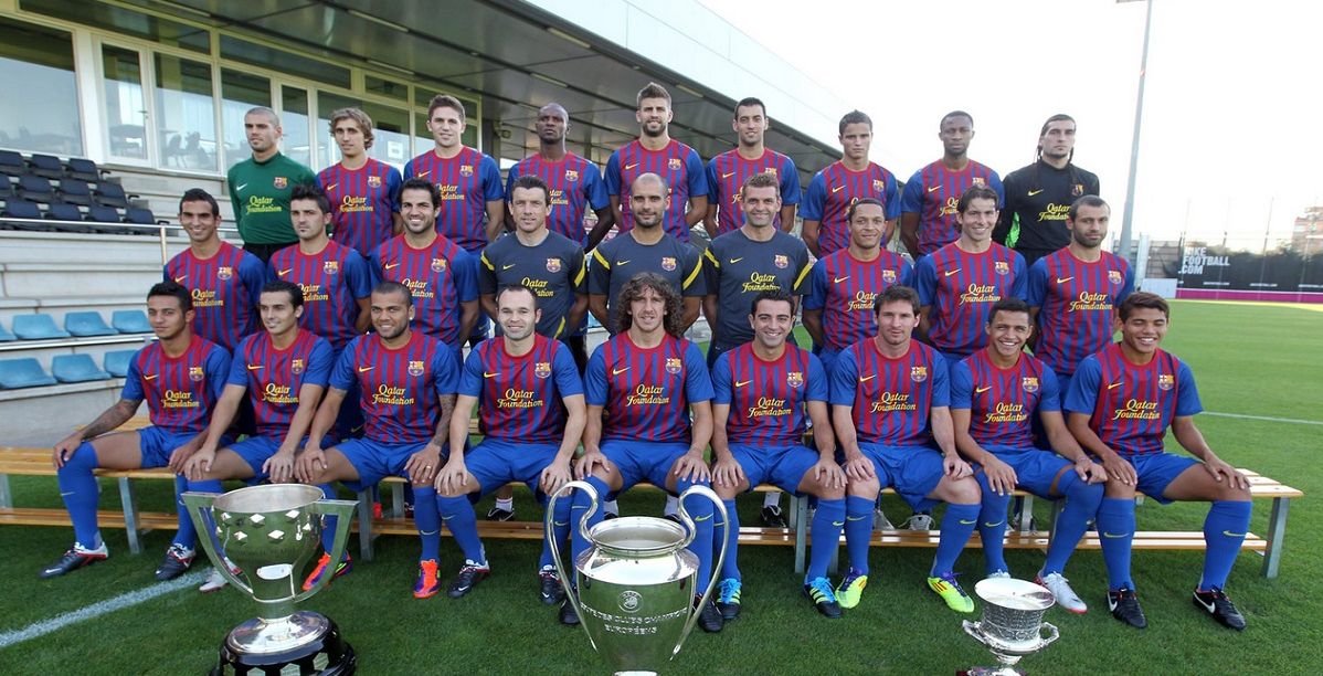 كم عدد بطولات برشلونه