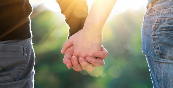 متى ينتصب ذكر الرجل