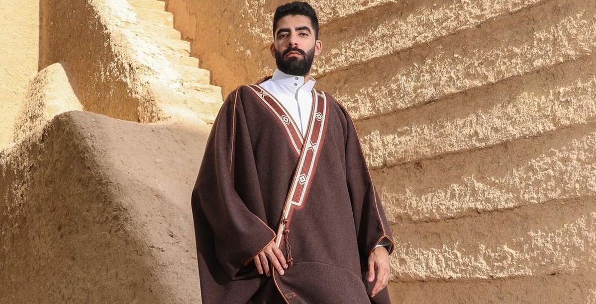 الفروات الرجالية أناقة بأسلوب سعودي تبعث الدفء في موسم الشتاء