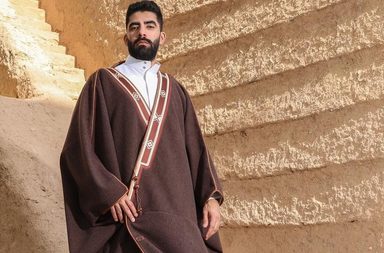 الفروات الرجالية أناقة بأسلوب سعودي تبعث الدفء في موسم الشتاء