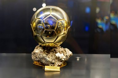 جائزة الكرة الذهبية لأفضل لاعب كرة القدم في العالم